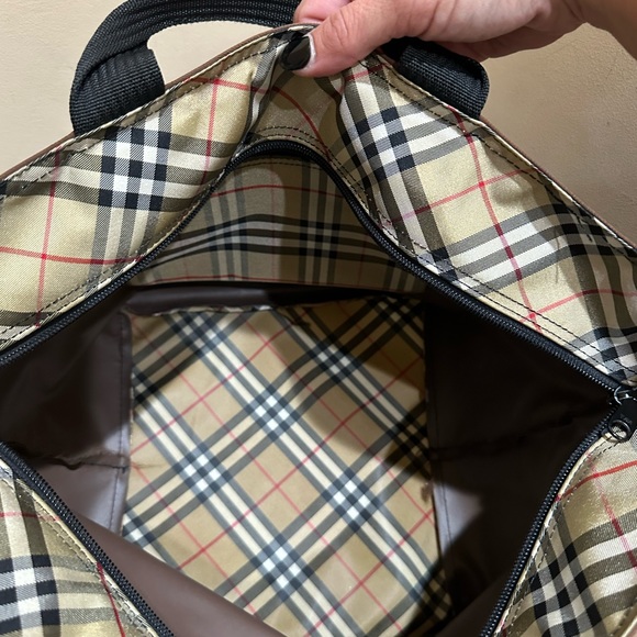 Burberry Blue Label Tote w/snap in removable Novacheck Pouch - Picture 9 of 11